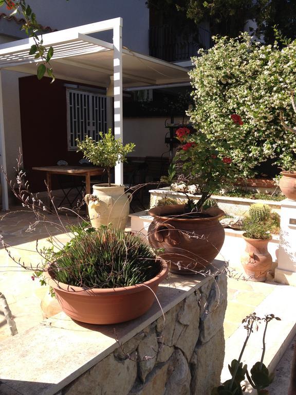Bed and Breakfast Il Giardino Dei Limoni Aci Castello Exterior foto
