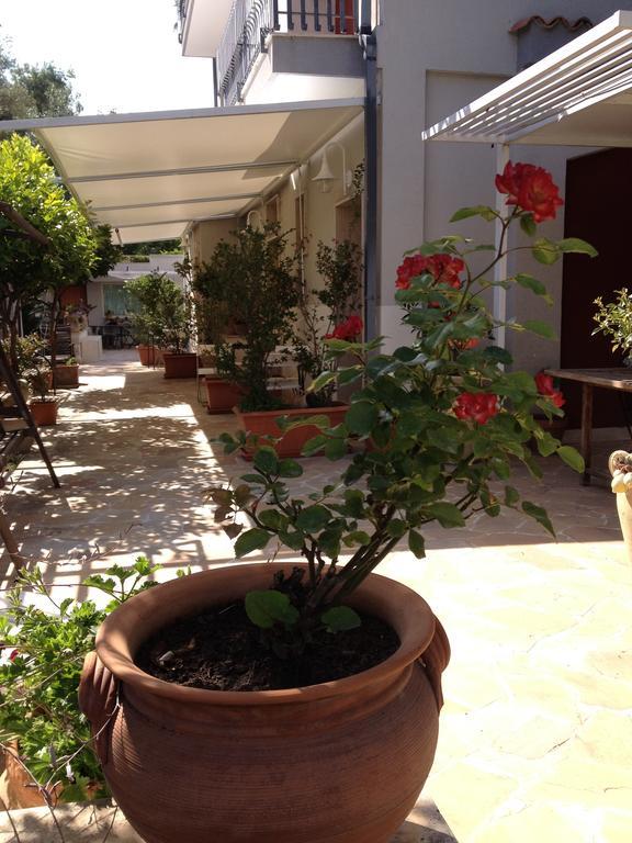 Bed and Breakfast Il Giardino Dei Limoni Aci Castello Exterior foto