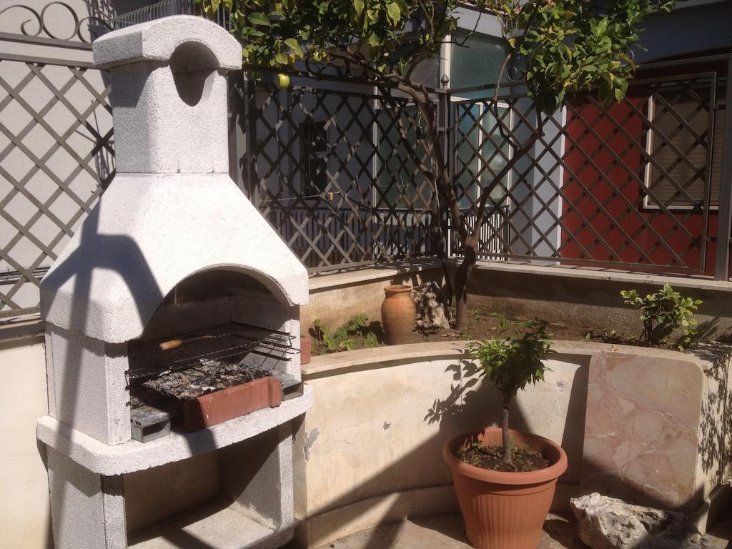 Bed and Breakfast Il Giardino Dei Limoni Aci Castello Exterior foto