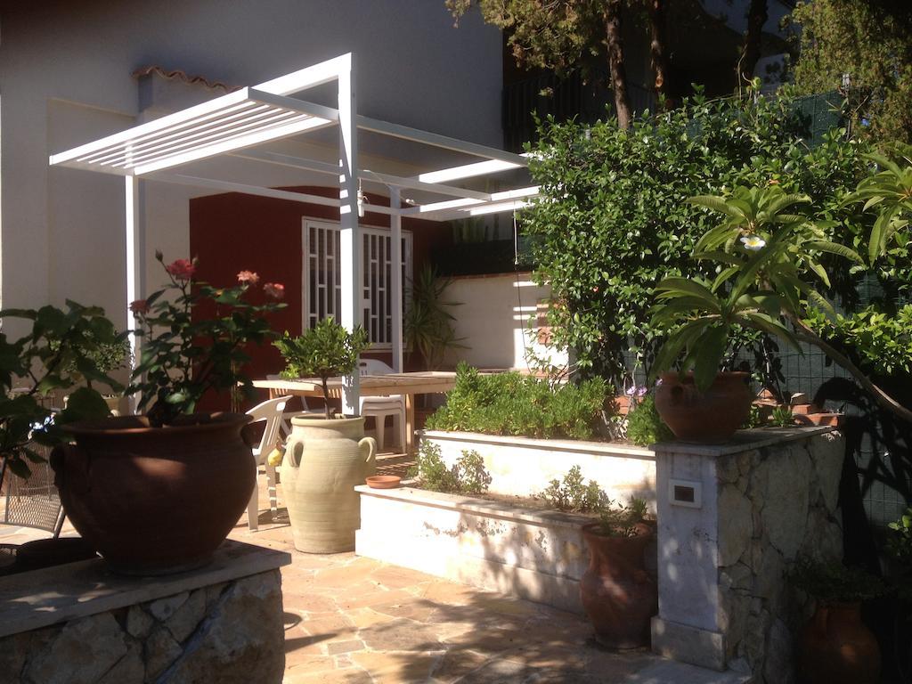 Bed and Breakfast Il Giardino Dei Limoni Aci Castello Exterior foto