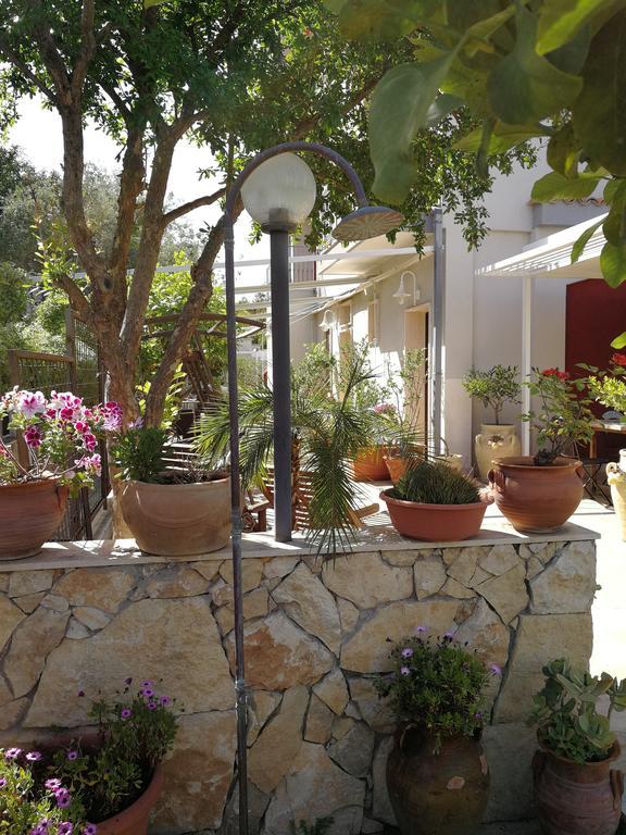 Bed and Breakfast Il Giardino Dei Limoni Aci Castello Exterior foto