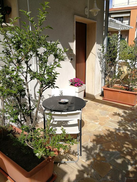 Bed and Breakfast Il Giardino Dei Limoni Aci Castello Exterior foto
