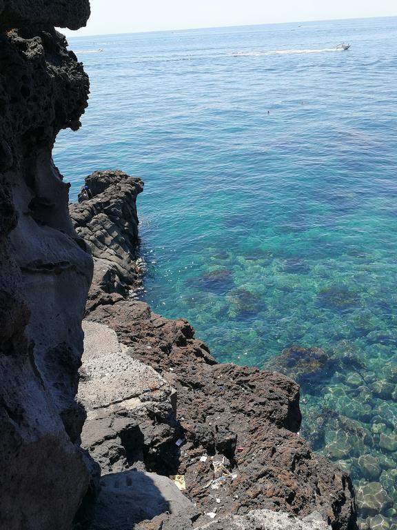 Bed and Breakfast Il Giardino Dei Limoni Aci Castello Exterior foto