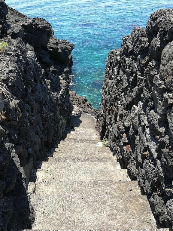 Bed and Breakfast Il Giardino Dei Limoni Aci Castello Exterior foto